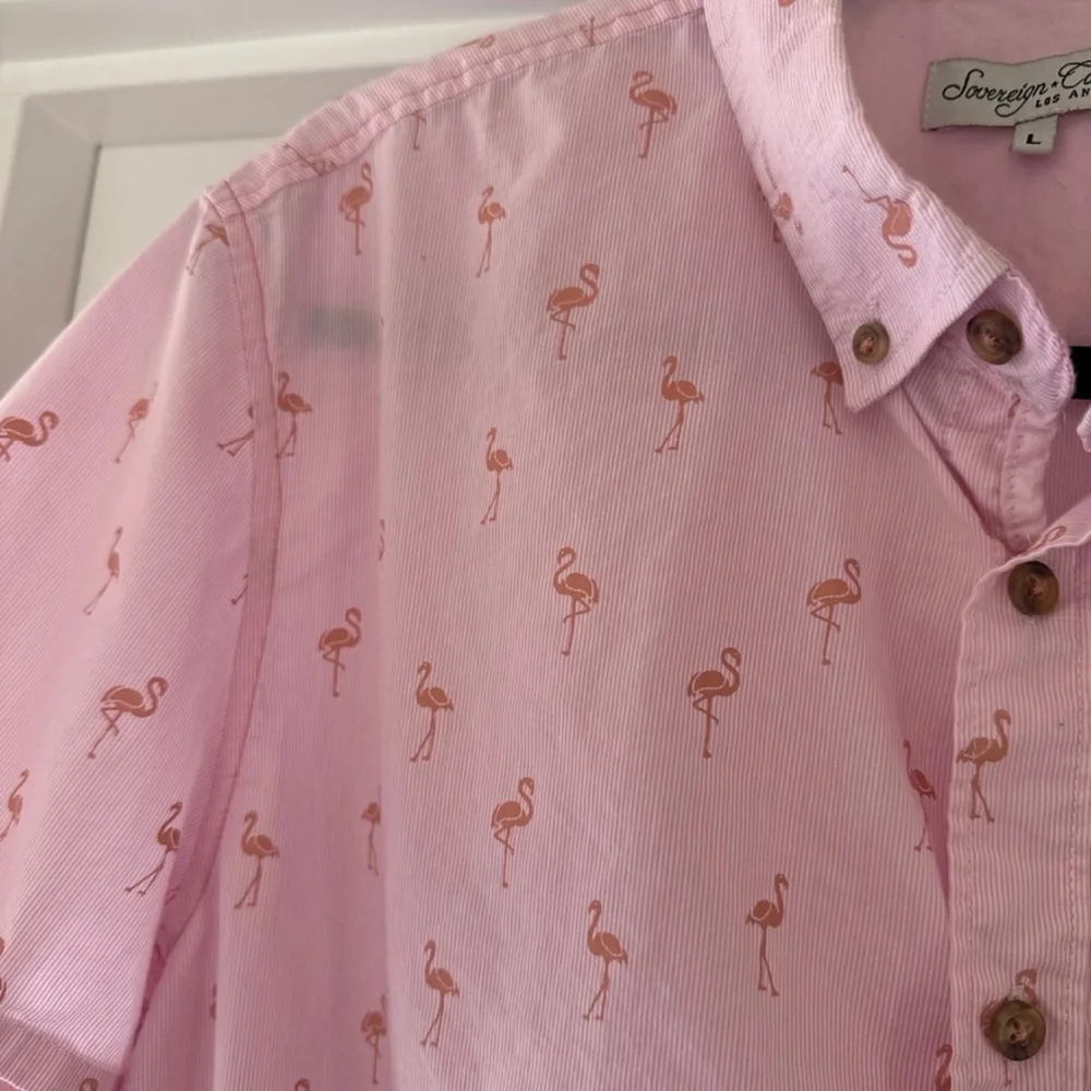 Pink Flamingo men’s size Large button front T-shirt. Size Large Soverign code - Picture 3 of 8